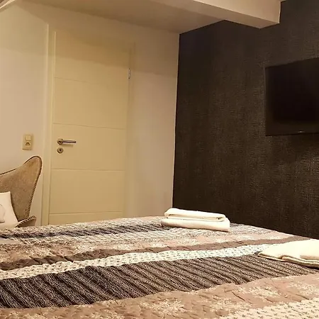 Les Etangs Du Thioux 3*