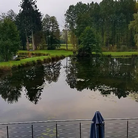 Les Etangs Du Thioux 4*