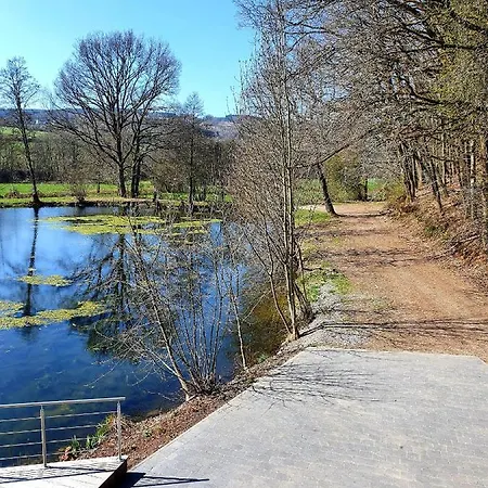 Les Etangs Du Thioux ベッド・アンド・ブレックファスト マルメディ
