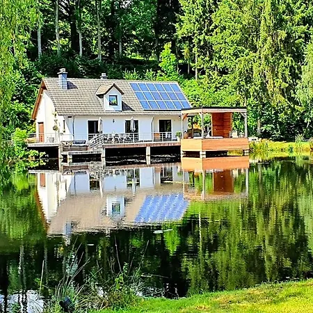 Bed & Breakfast Les Etangs Du Thioux 4*