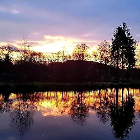 Les Etangs Du Thioux Bed & Breakfast 4*